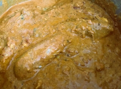 poulet bio, Garam Masala, cumin cardamome, piment, curcuma, crème de coco, oignon, ail, gingembre